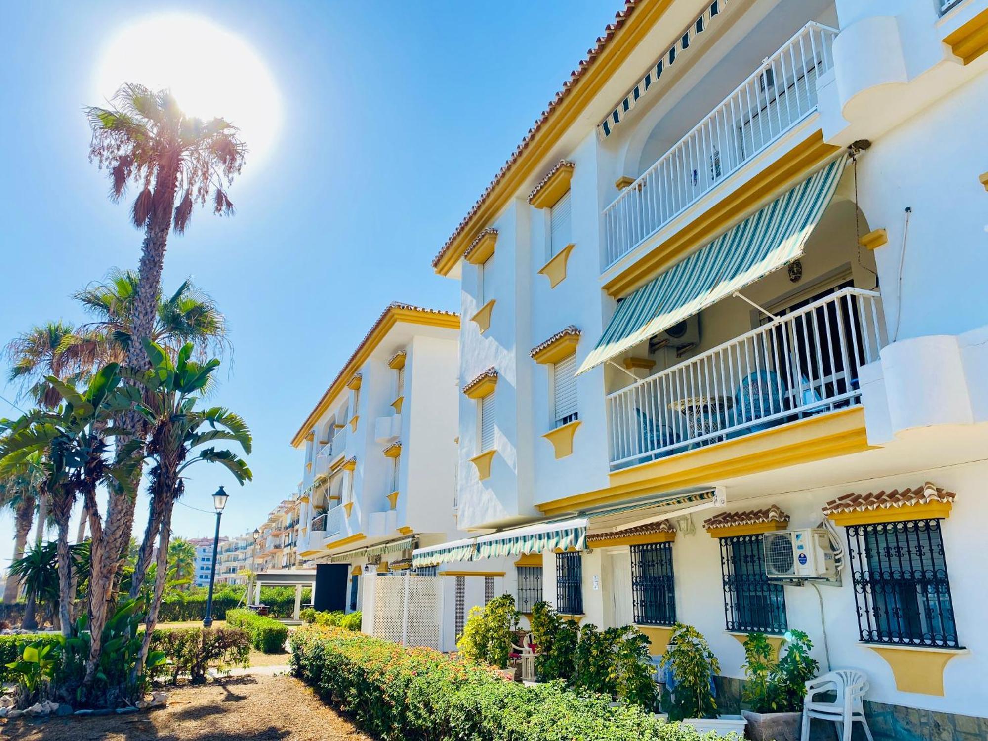 First Line Torrox Costa Apartment Luaran gambar