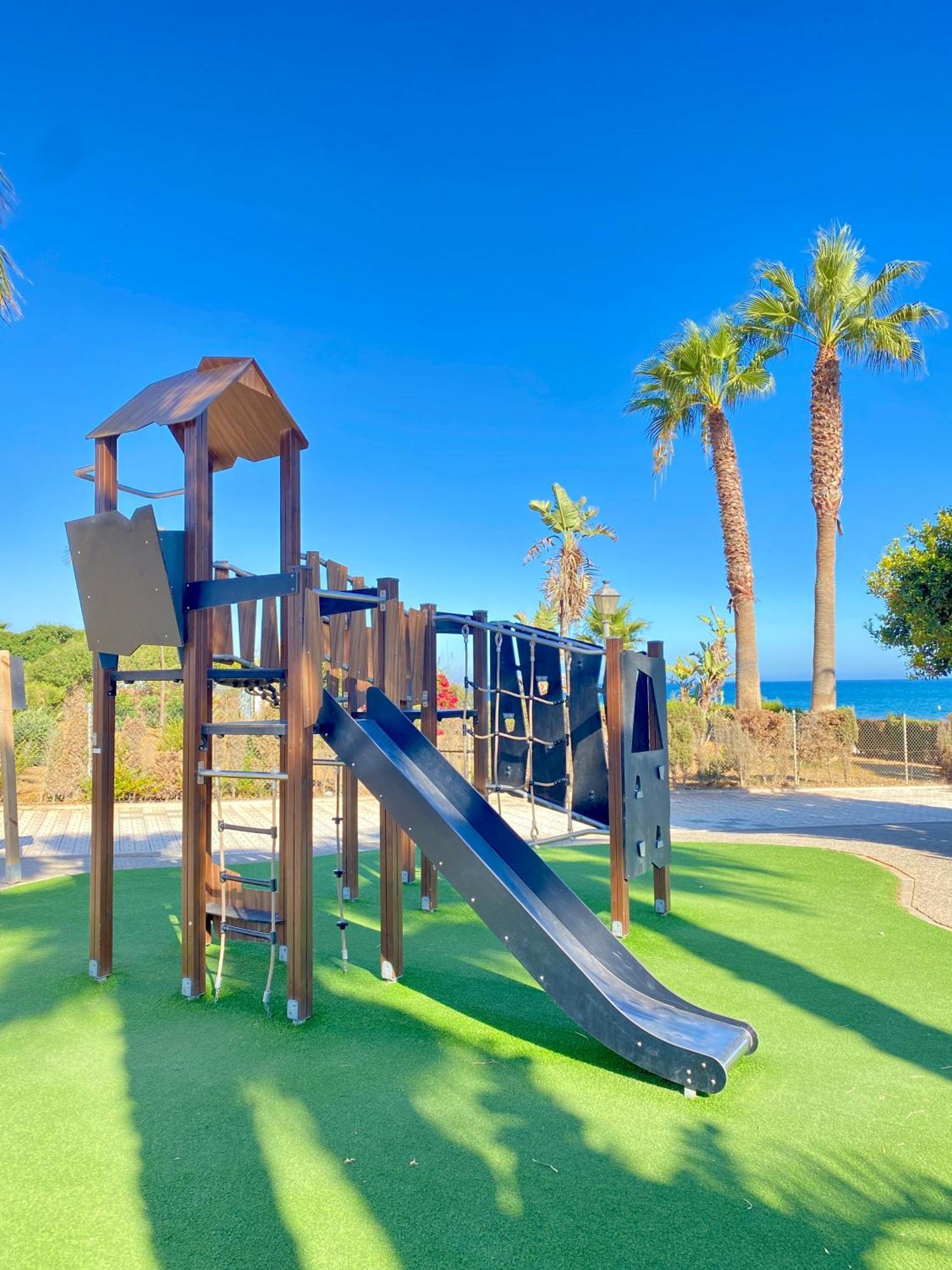 First Line Torrox Costa Apartment Luaran gambar