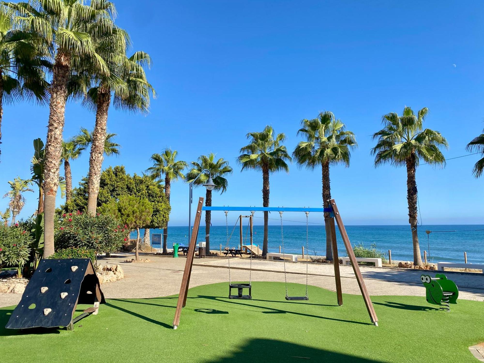 First Line Torrox Costa Apartment Luaran gambar