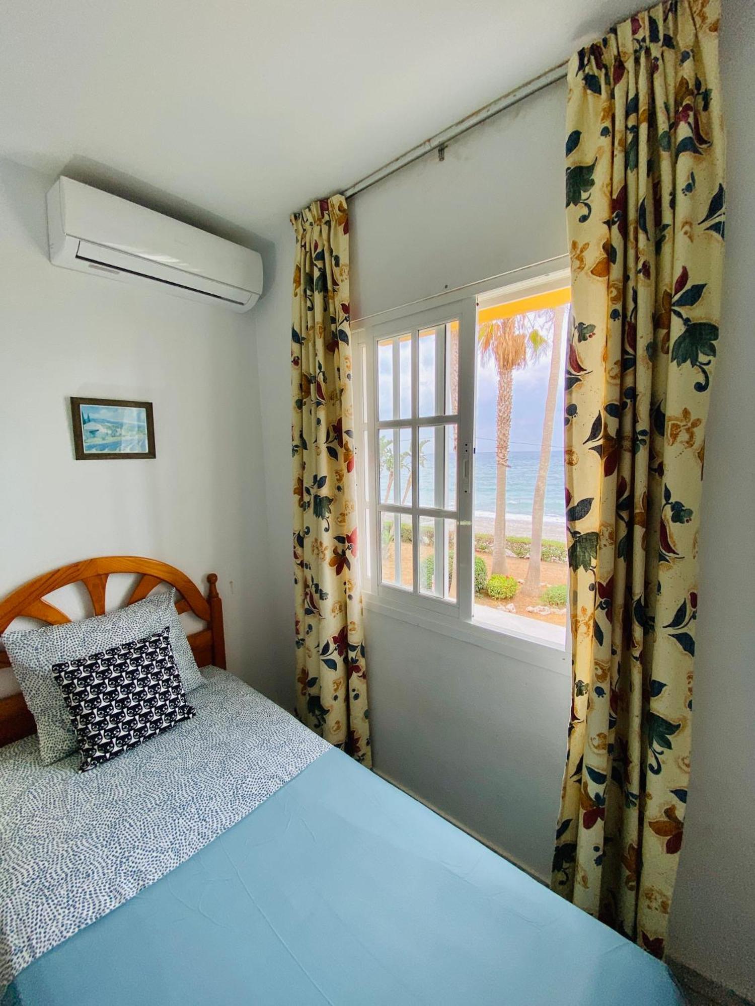 First Line Torrox Costa Apartment Luaran gambar